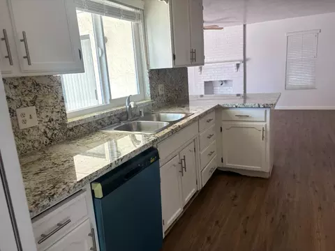 Kitchen - 1272 Eastridge Pl, Manteca, CA 95336 photo 2 of 3