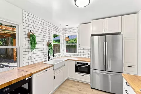 Kitchen - 832 L St, Davis, CA 95616 photo 2 of 4