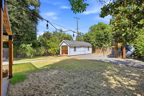 Exterior - 832 L St, Davis, CA 95616 photo 6 of 12