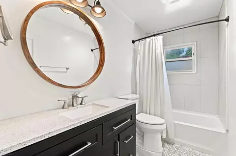 Bath - 832 L St, Davis, CA 95616 photo 1 of 1