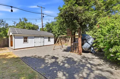 Exterior - 832 L St, Davis, CA 95616 photo 8 of 12