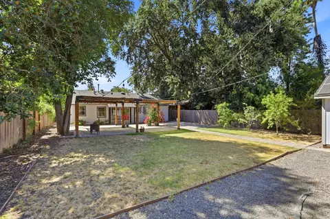 Exterior - 832 L St, Davis, CA 95616 photo 10 of 12