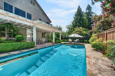 Exterior - 1739 Portola Ct, Davis, CA 95616 photo 4 of 8