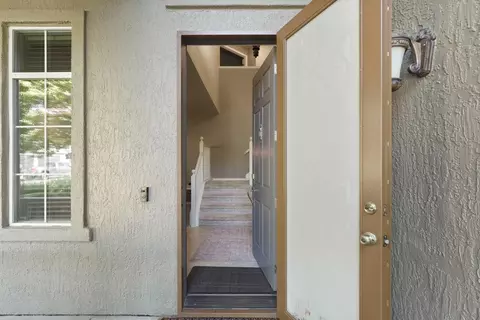 Entry Way - 1544 Jasmine Way, Lodi, CA 95242 photo 1 of 2