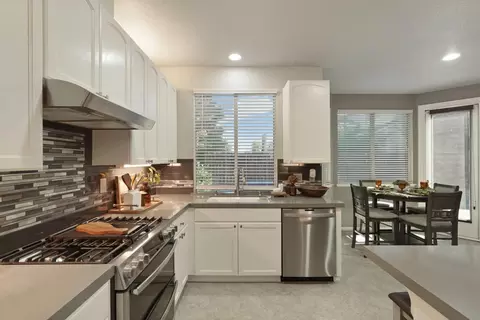 Kitchen - 1544 Jasmine Way, Lodi, CA 95242 photo 3 of 5