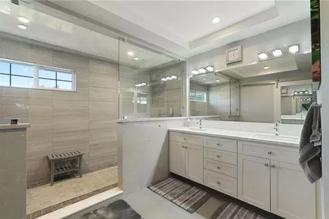 Bath - 1544 Jasmine Way, Lodi, CA 95242 photo 4 of 5