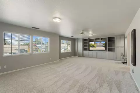 Living - 1544 Jasmine Way, Lodi, CA 95242 photo 6 of 6