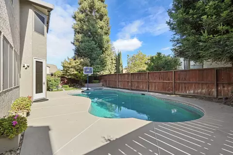 Exterior - 1544 Jasmine Way, Lodi, CA 95242 photo 4 of 10