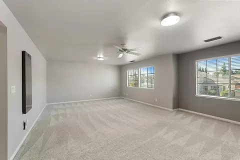 Living - 1544 Jasmine Way, Lodi, CA 95242 photo 5 of 6