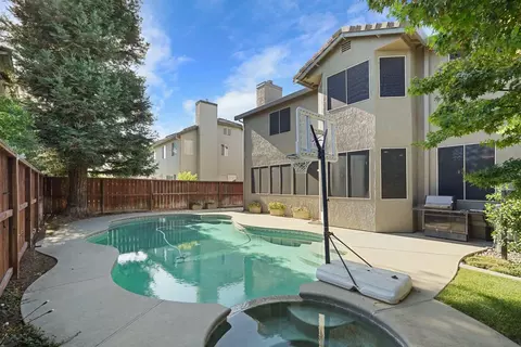 Exterior - 1544 Jasmine Way, Lodi, CA 95242 photo 7 of 10