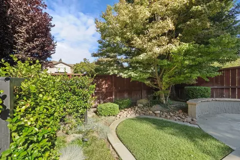 Exterior - 1544 Jasmine Way, Lodi, CA 95242 photo 8 of 10