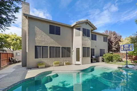 Exterior - 1544 Jasmine Way, Lodi, CA 95242 photo 5 of 10