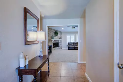 Entry Way - 19781 1st St, Hilmar, CA 95324 photo 2 of 6