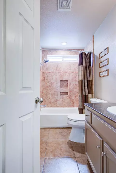 Bath - 19781 1st St, Hilmar, CA 95324 photo 1 of 4