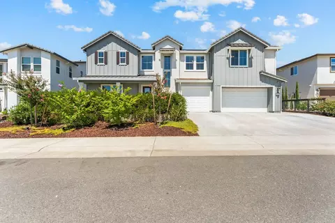 Exterior - 3166 Sofia Dr, Lincoln, CA 95648 photo 2 of 11