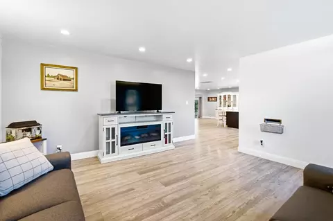 Living - 5108 Laurelview Ave, Carmichael, CA 95608 photo 2 of 3
