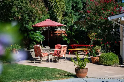 Exterior - 5108 Laurelview Ave, Carmichael, CA 95608 photo 3 of 17