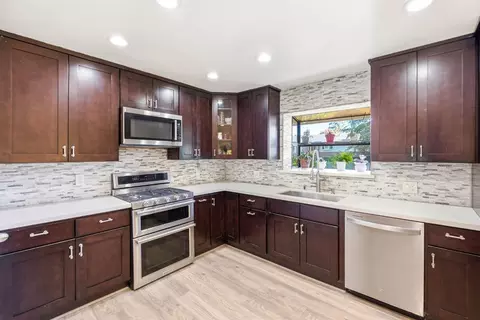 Kitchen - 5108 Laurelview Ave, Carmichael, CA 95608 photo 3 of 5