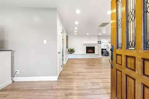 Entry Way - 5108 Laurelview Ave, Carmichael, CA 95608 photo 1 of 1
