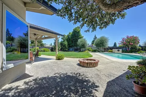 Exterior - 724 Vera Ave, Ripon, CA 95366 photo 11 of 22