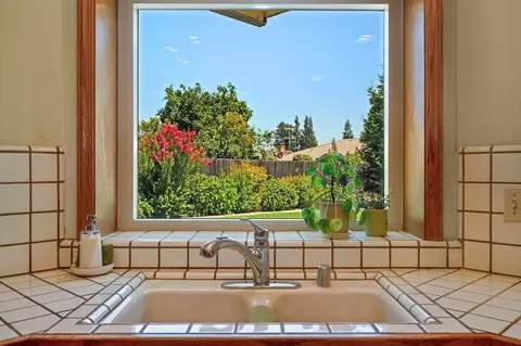 Kitchen - 724 Vera Ave, Ripon, CA 95366 photo 6 of 7