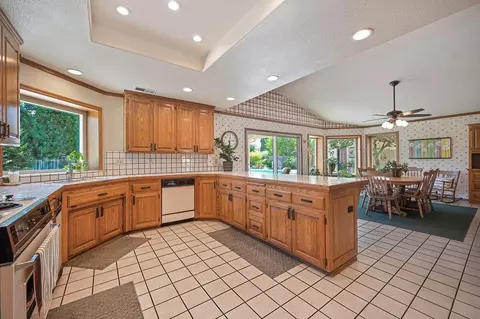 Kitchen - 724 Vera Ave, Ripon, CA 95366 photo 3 of 7