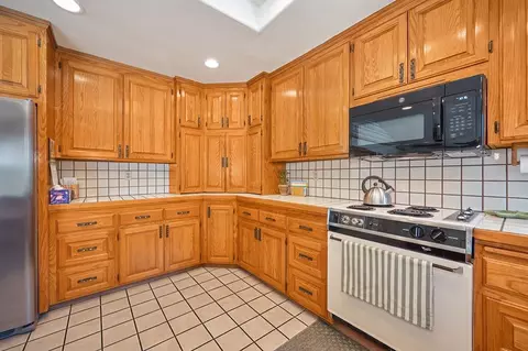 Kitchen - 724 Vera Ave, Ripon, CA 95366 photo 5 of 7