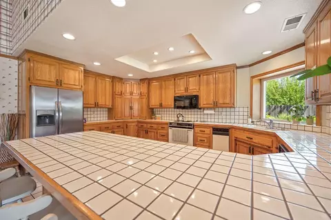 Kitchen - 724 Vera Ave, Ripon, CA 95366 photo 2 of 7