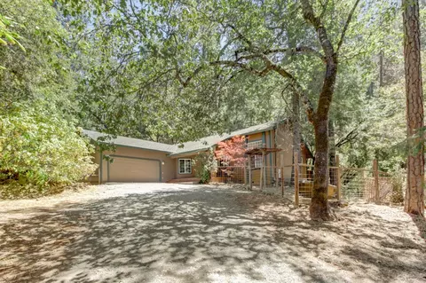 1900 Peaceful Valley Rd, Colfax, CA 95713