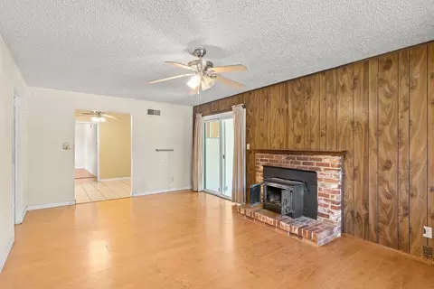 Living - 335 Jason St, Manteca, CA 95336 photo 6 of 7