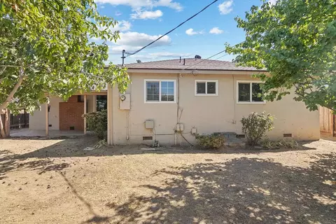 Exterior - 335 Jason St, Manteca, CA 95336 photo 7 of 10
