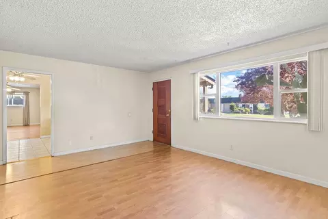 Living - 335 Jason St, Manteca, CA 95336 photo 2 of 7