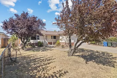 Exterior - 335 Jason St, Manteca, CA 95336 photo 3 of 10