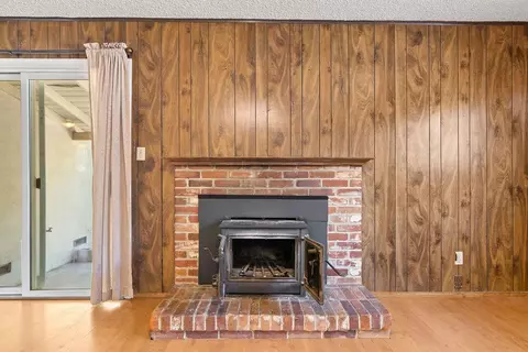 Living - 335 Jason St, Manteca, CA 95336 photo 5 of 7