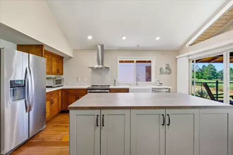 Kitchen - 11306 Ringtail Rd, Penn Valley, CA 95946 photo 4 of 10