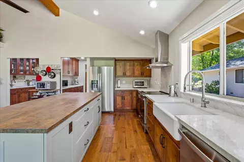 Kitchen - 11306 Ringtail Rd, Penn Valley, CA 95946 photo 6 of 10