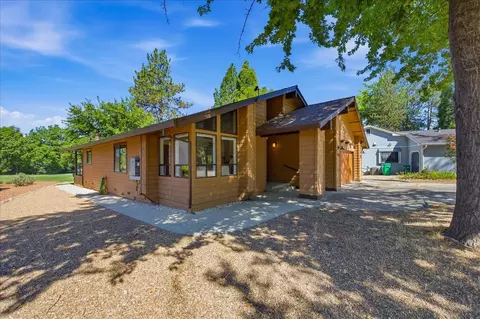 Exterior - 11306 Ringtail Rd, Penn Valley, CA 95946 photo 3 of 10