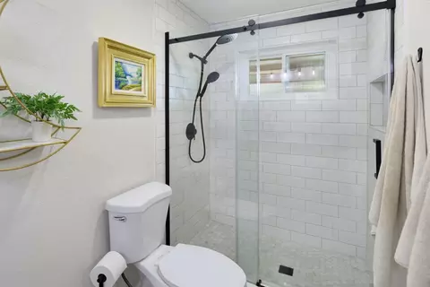 Bath - 9532 Central Ave, Folsom, CA 95630 photo 3 of 4