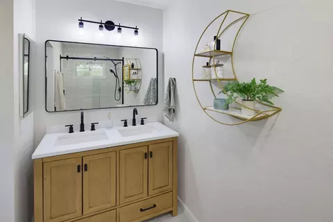 Bath - 9532 Central Ave, Folsom, CA 95630 photo 2 of 4