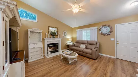 Living - 3905 Gable Way, Ceres, CA 95307 photo 3 of 3
