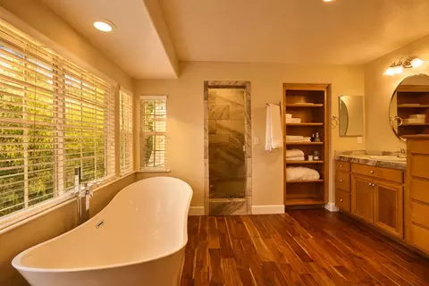 Bath - 2764 Redbridge Rd, Tracy, CA 95377 photo 2 of 5