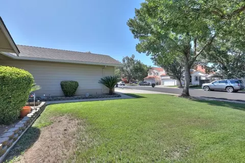 Exterior - 1728 Nighthawk Way, Modesto, CA 95358 photo 5 of 16
