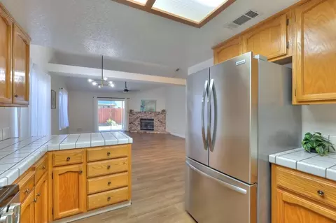 Kitchen - 1728 Nighthawk Way, Modesto, CA 95358 photo 4 of 4