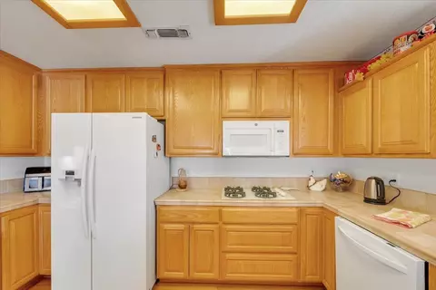 Kitchen - 723 Mother Shipton, Copperopolis, CA 95228 photo 6 of 8