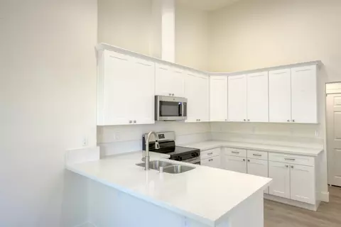Kitchen - 536 Clover Ave, Patterson, CA 95363 photo 2 of 4