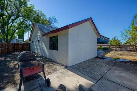 Exterior - 536 Clover Ave, Patterson, CA 95363 photo 9 of 9