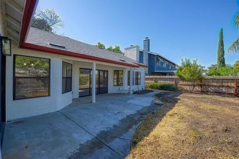 Exterior - 536 Clover Ave, Patterson, CA 95363 photo 6 of 9