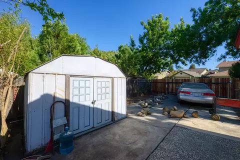 Exterior - 536 Clover Ave, Patterson, CA 95363 photo 7 of 9