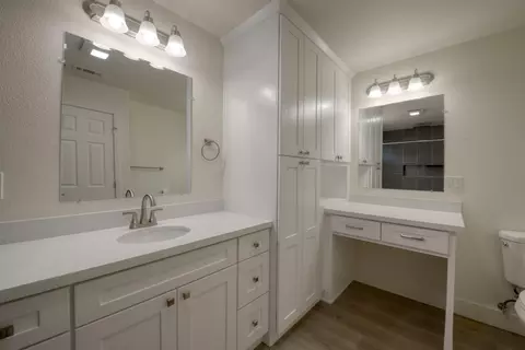 Bath - 536 Clover Ave, Patterson, CA 95363 photo 1 of 4