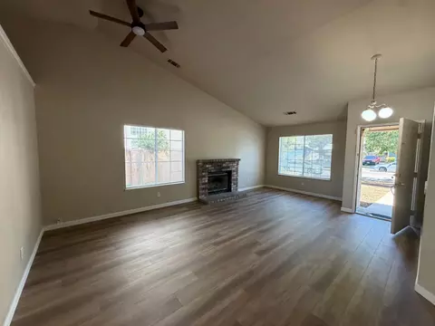 Living - 545 Westfield Pl, Patterson, CA 95363 photo 2 of 12
